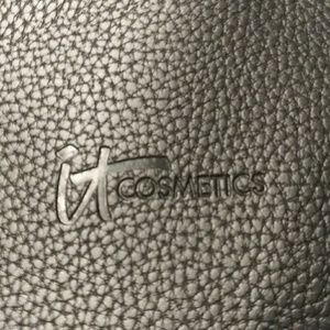 IT cosmetics makeup bag